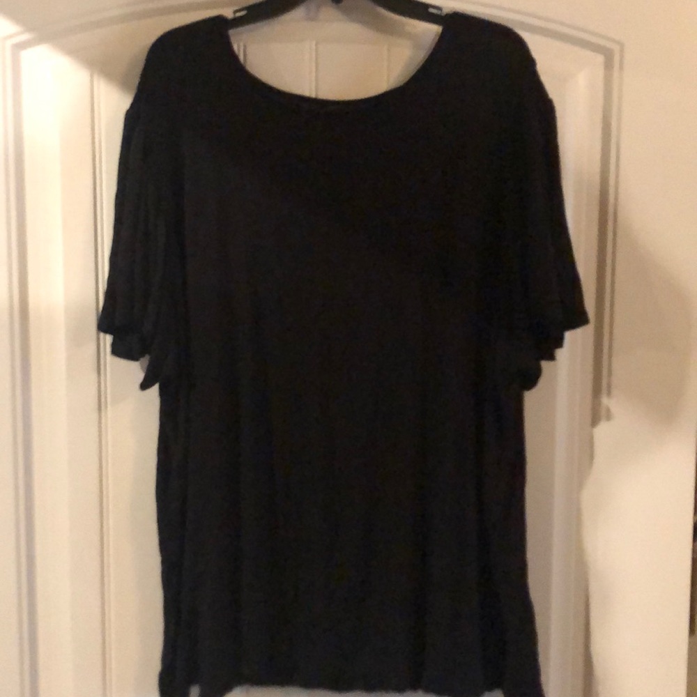 Black flutter sleeve tee